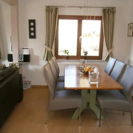 펜션 Vakantiehuis Met 5 Slaapkamers 키르하임